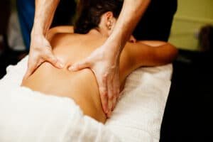 Le massage Momentum de la Clinique de Massothérapie Descansa de Charlesbourg dans la Ville de Québec. Le massage Momentum de la Clinique de Massothérapie Descansa de Charlesbourg dans la Ville de Québec.